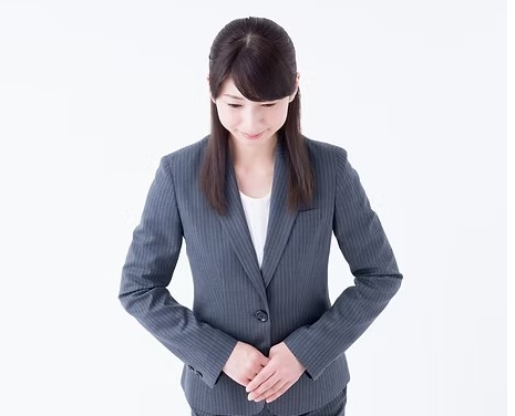 <strong>工事前の近隣へのご挨拶<br>周辺環境への配慮を大切にしています</strong>