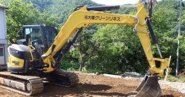 地中の確認作業／整地